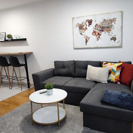 Apartments Dora ซาเกร็บ ภายนอก รูปภาพ