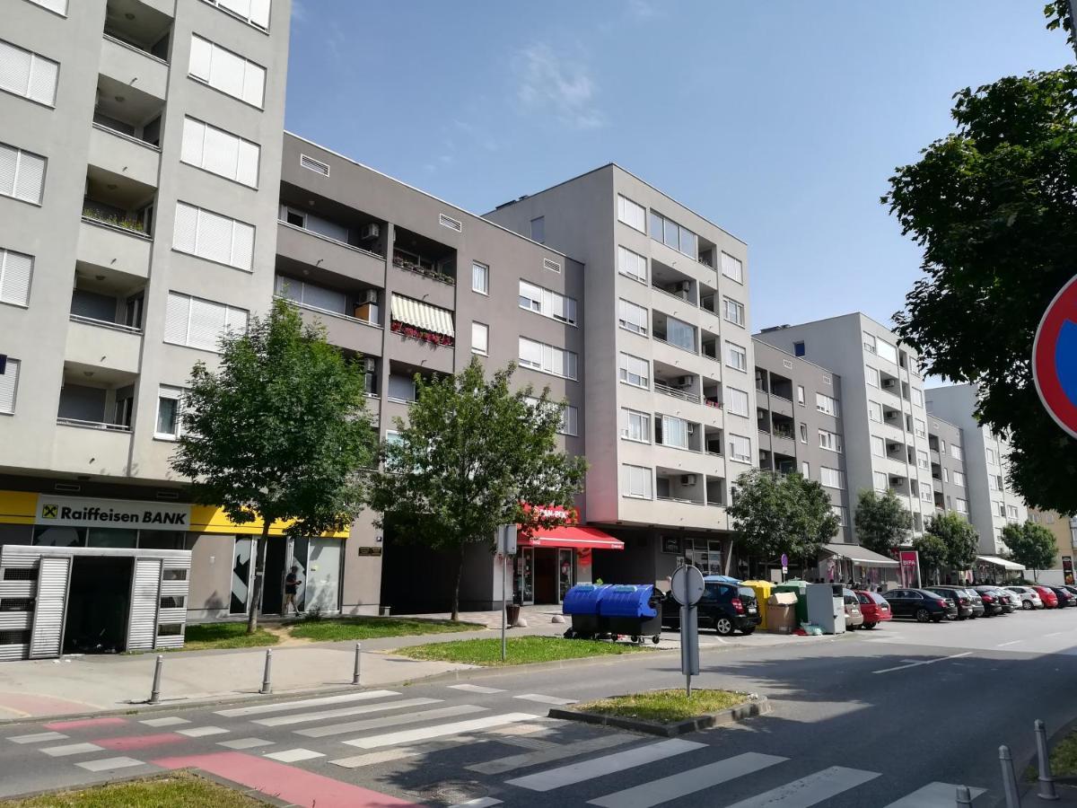 Apartments Dora ซาเกร็บ ภายนอก รูปภาพ