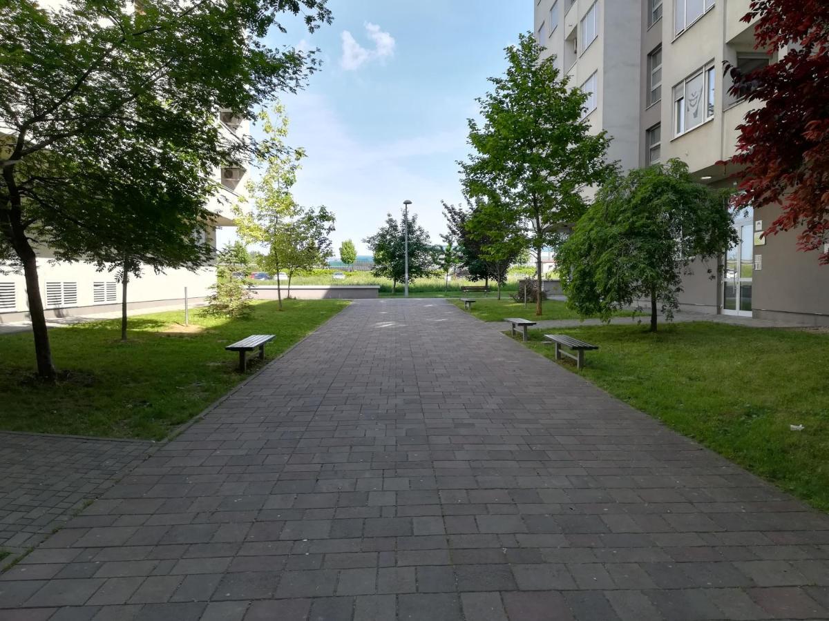 Apartments Dora ซาเกร็บ ภายนอก รูปภาพ